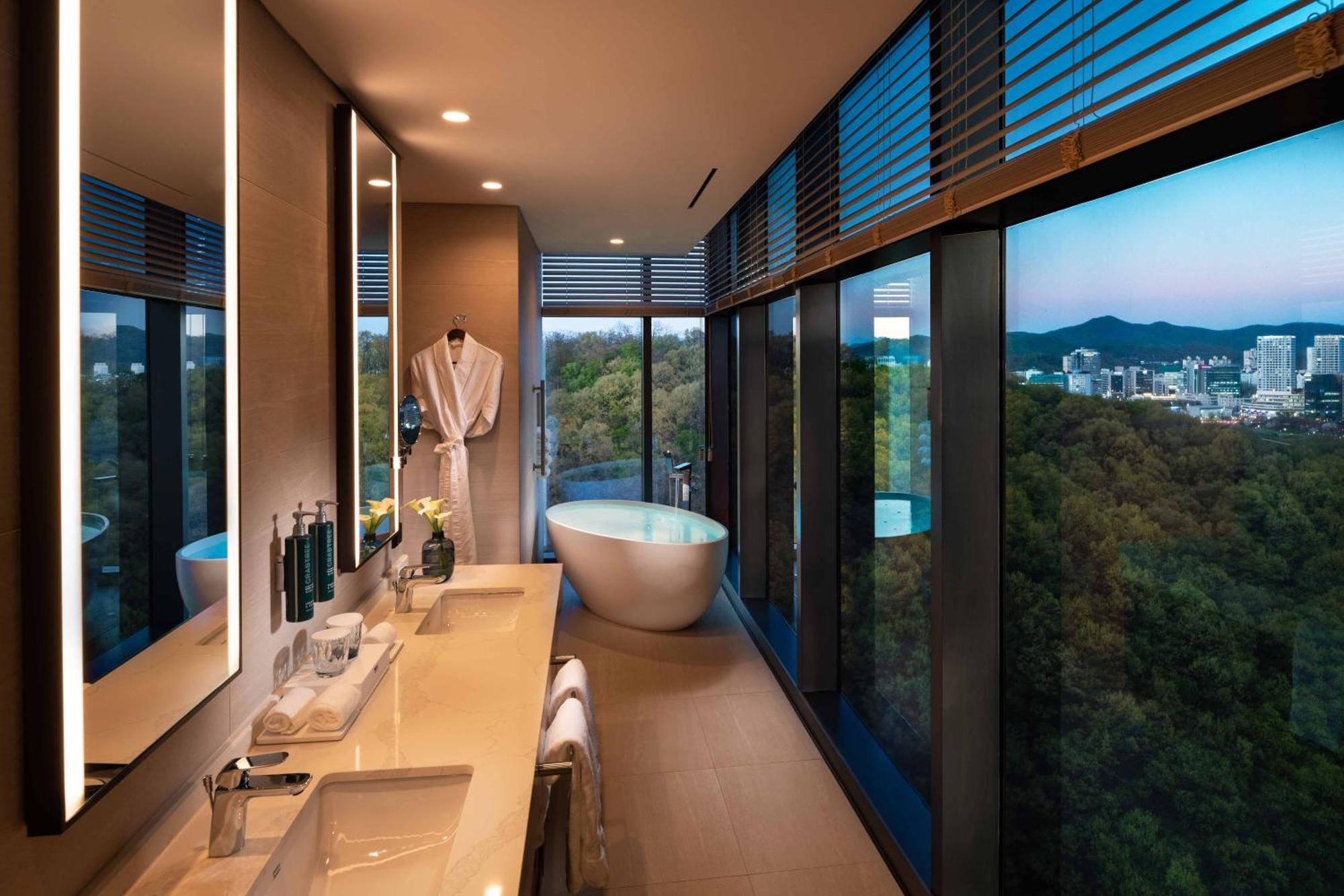 فندق Doubletree By Hilton Seoul Pangyo سيونغنام المظهر الخارجي الصورة